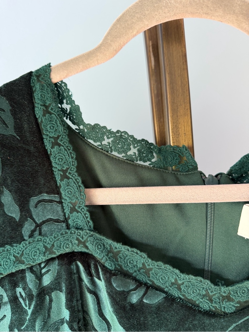 JessaKae nwt Emerald Green Velvet Lace-Trim Dress plus 1x - Picture 5 of 10